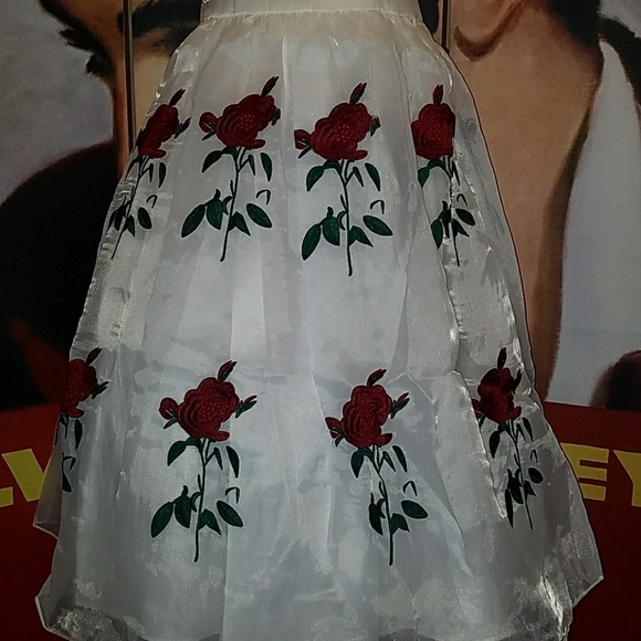 Tatyana Bella Taffeta 1950's Pinup Cocktail Dress w Large Embroidered Red Roses - Picture 5 of 8
